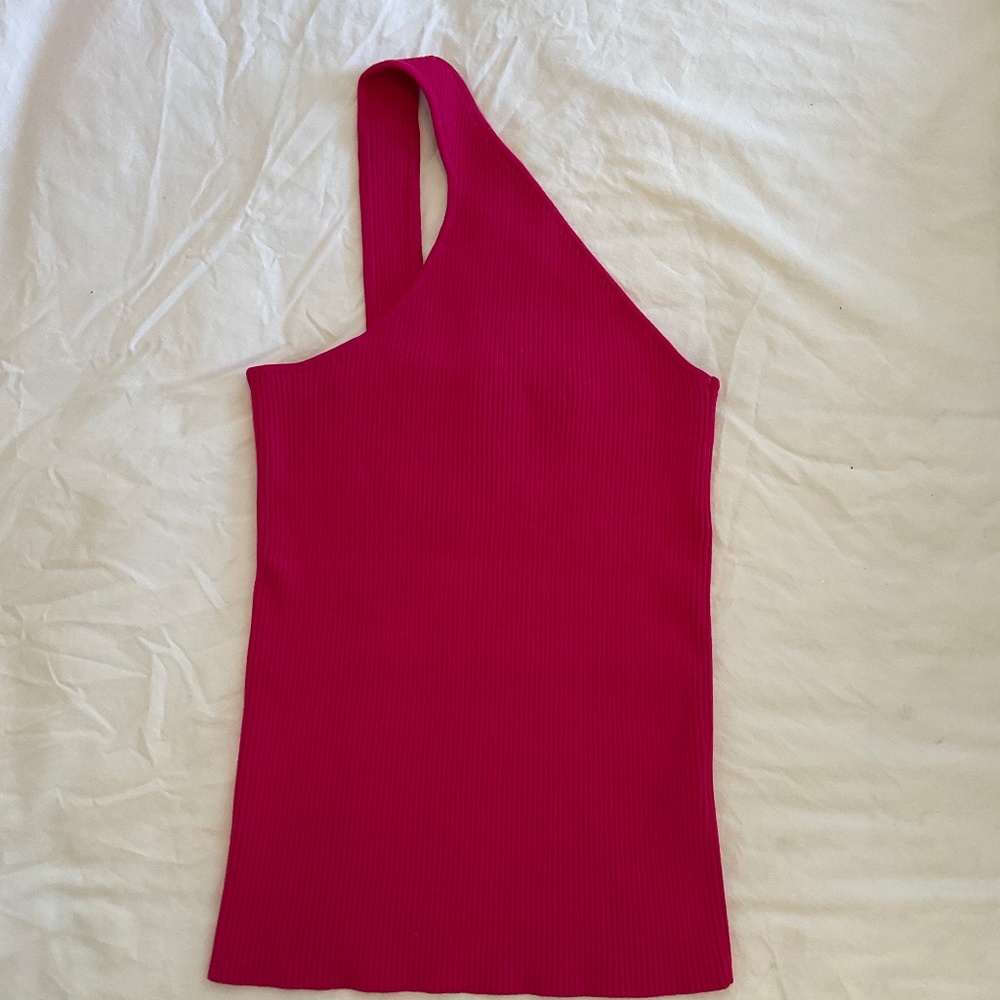 One-shoulder Top